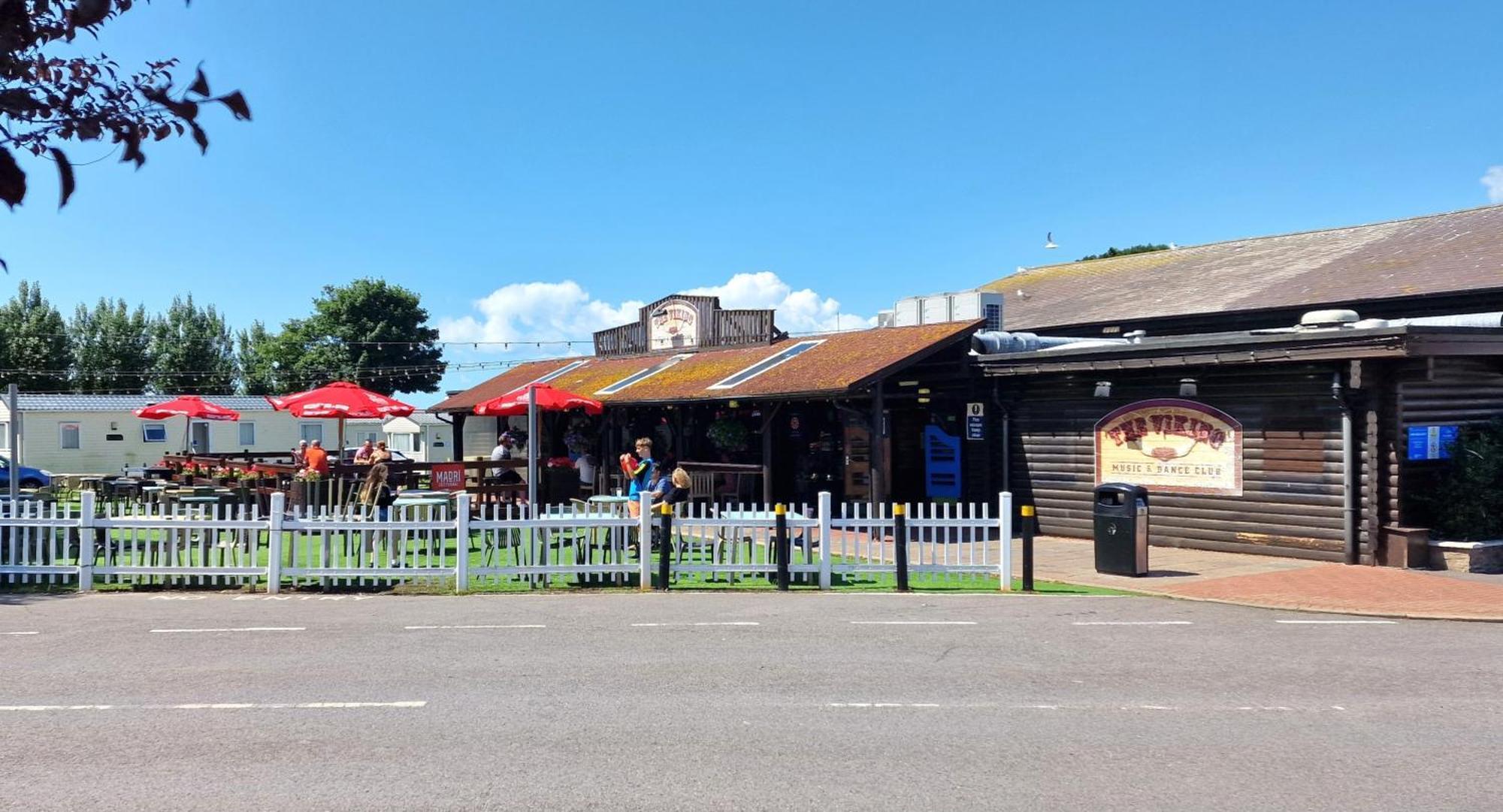 Memories Made Hotel Selsey Exterior foto